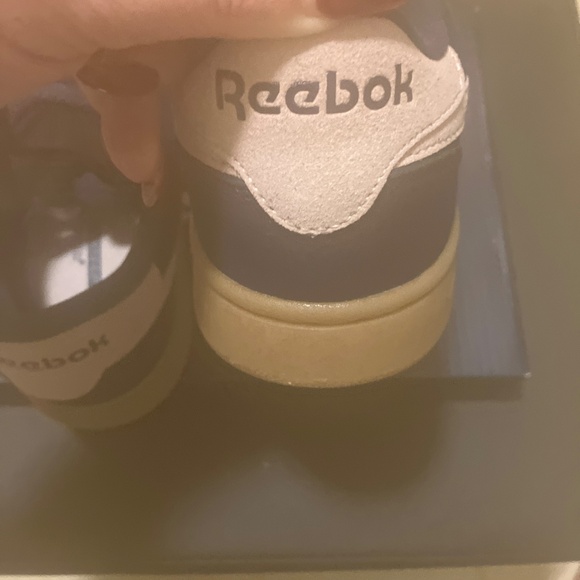 Reebok woman’s Sneaker 6.5 (navy blue,light pink,tan) - Picture 5 of 12